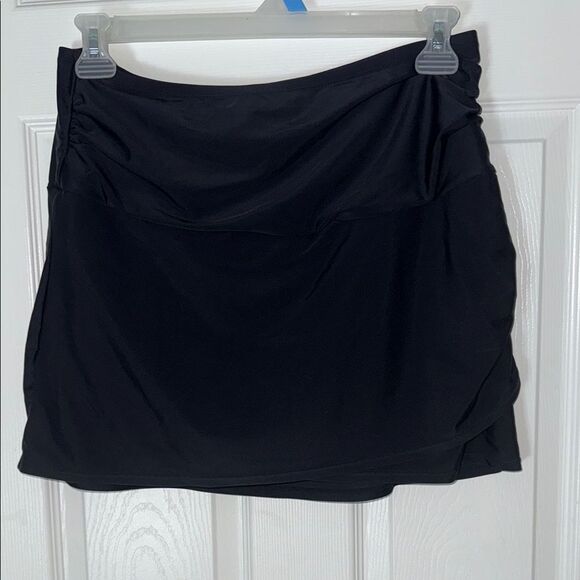 Women's black swim Skort large like new - Picture 1 of 5